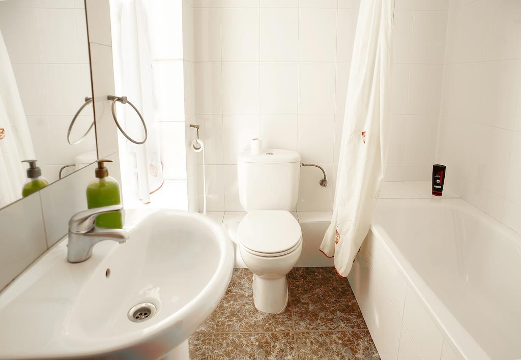 Hostal Xarau Cerdanyola del Valles Szoba fotó